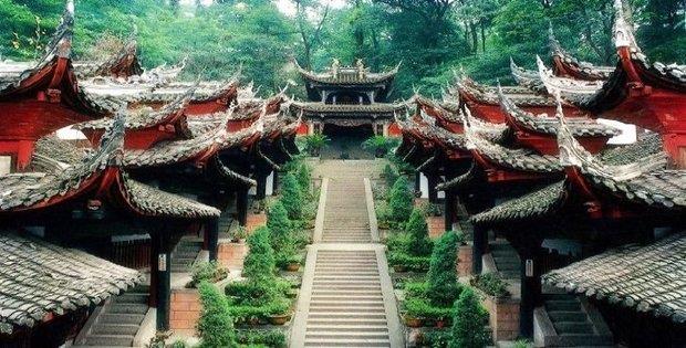 配图