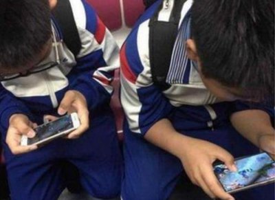 ​青少年玩手机的危害有哪些