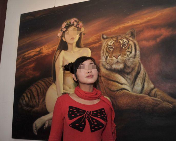 他是中国著名画家 为了艺术，让亲生女儿给自己当“裸模”