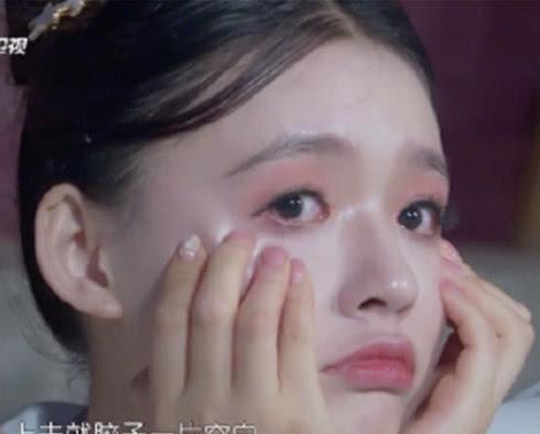 林允与王凯成新Cp明星？看她在节目中的表情包后，粉丝：爱上了