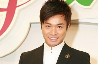 ​他因扮演傻子两次获视帝，娶《西游记》中的红孩儿为妻