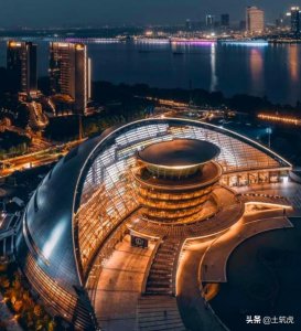 ​钱塘江畔地标性建筑-杭州大剧院长啥样？