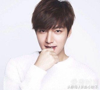 ​网曝李敏镐牵手全智贤引热议，两次骨折比“献唱春晚”更励志