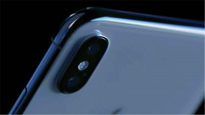 ​iPhone X 开机图，是时候去装一波逼了