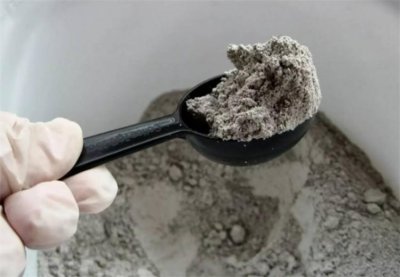 ​哪些花可以用草木灰？给植物施肥别再用错了，不然就是祸害了盆栽