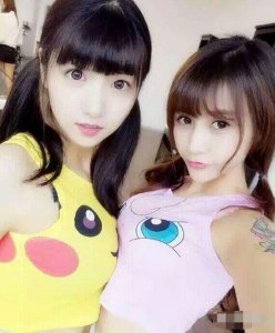 ​每日一笑；少年强则少女扶墙，少年弱则少女失落！这是一个有故事的女孩子！