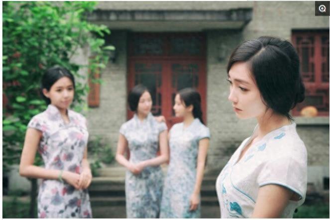 北大妹子的旗袍毕业照，才华与颜值齐备，四个女孩一个比一个美