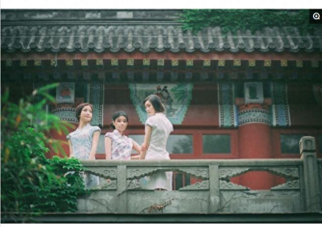北大妹子的旗袍毕业照，才华与颜值齐备，四个女孩一个比一个美