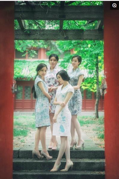 北大妹子的旗袍毕业照，才华与颜值齐备，四个女孩一个比一个美