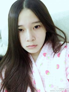 ​主播酥酥素颜出镜，网友直呼：美颜的强大，童话里都是骗人的