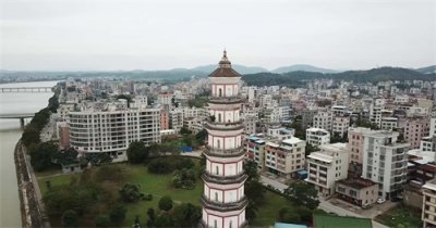 ​当年他坚持离开小米公司，却被雷军一再挽留，如今他身价130亿