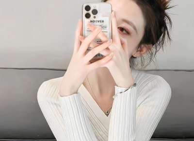 ​她24岁嫁豪门生5子，与丈夫离婚获5亿分手费，如今成功蜕变成商人