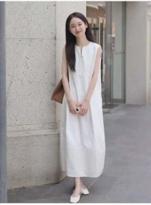 ​白色连衣裙配什么颜色鞋子好看