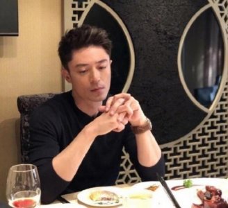 ​林心如承认自己是“女儿控”，拍戏期间还冲回家陪女儿吃饭