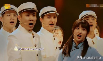 ​166cm的周洁琼跟符龙飞一样高？看清脚上的鞋子，瞬间就明白了
