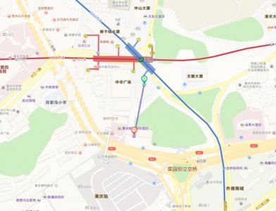 ​皇冠大扶梯本为连接两路口与重庆站的交通工具，却被视为网红景点