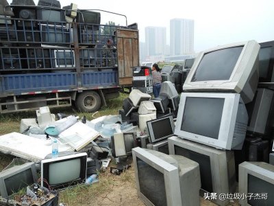 ​收废品一年能挣几个钱？杰哥说出这些年真实收入，看完你相信吗？