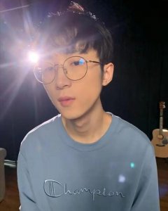​王小歪凭什么能够成为一哥？颜值实力两开花，不受欢迎就怪了