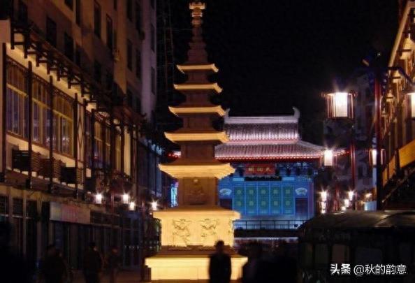 广西桂林兴安灵渠，是世界上最古老的运河之一，著名景点：水街