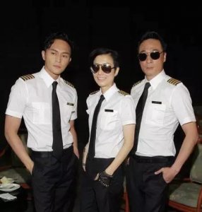 ​郑秀文出镜身材修长 她是如何减肥的