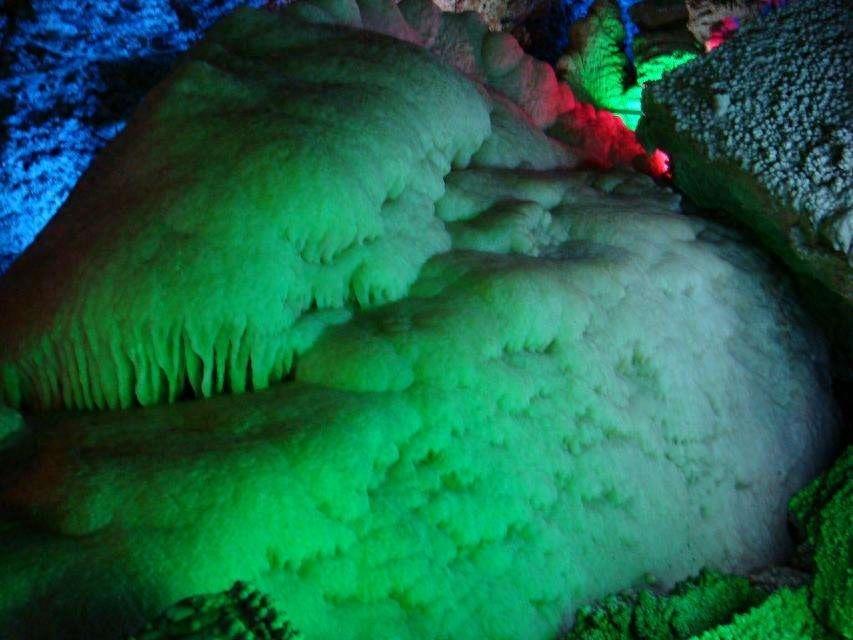一个奇妙的地下世界（天下第一雪花洞）