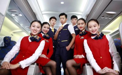 ​揭秘！空姐与空少平时
