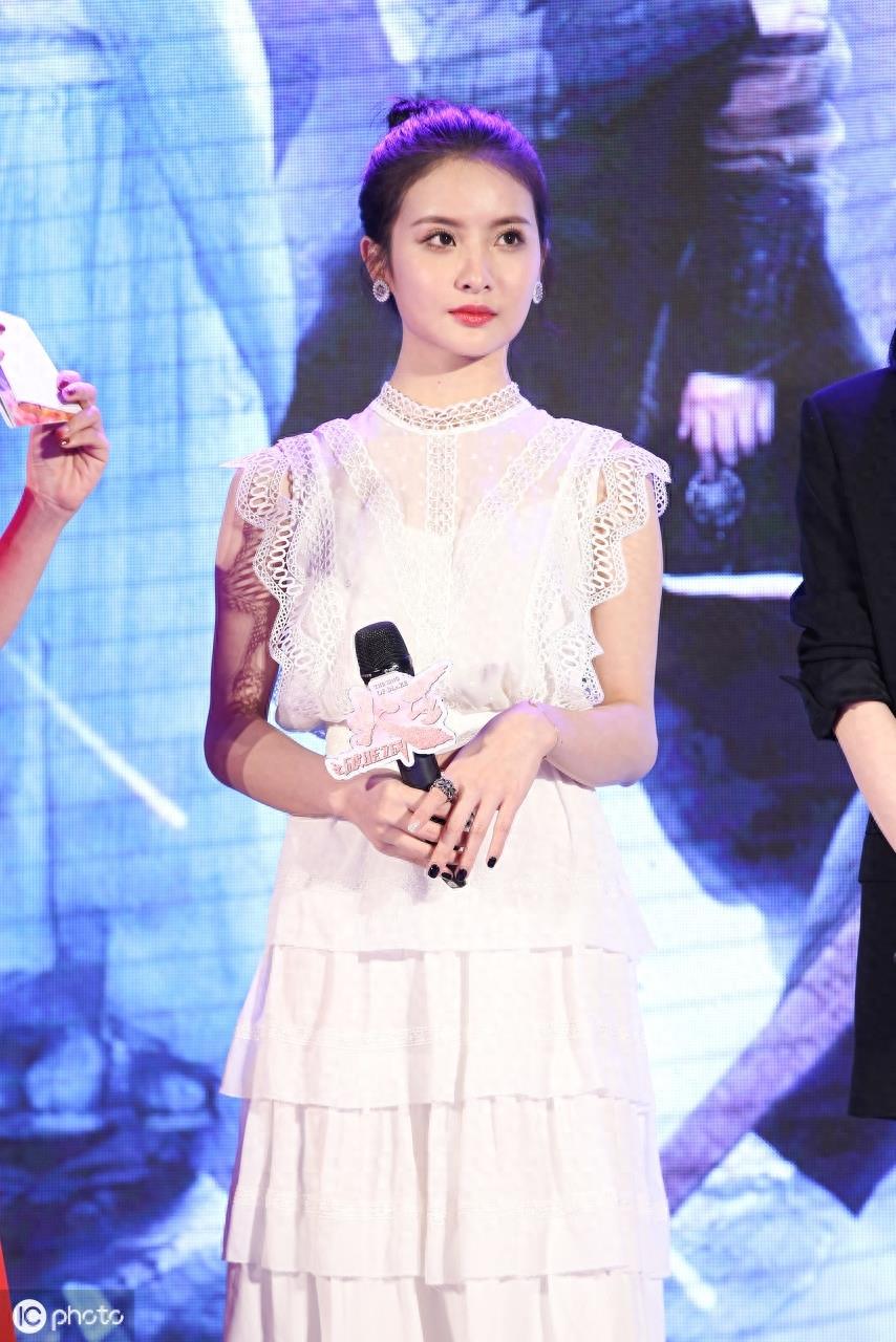 90后美女演员——赖雨濛个人相册