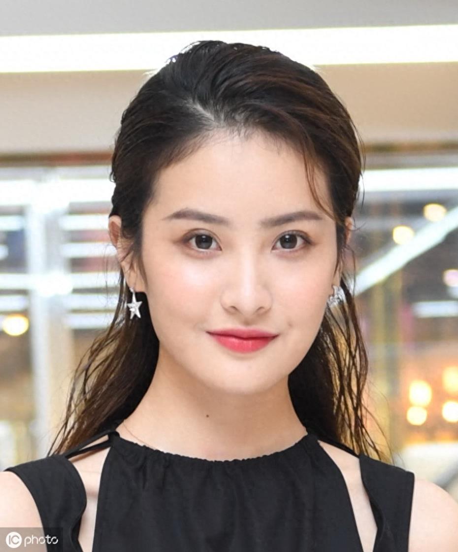 90后美女演员——赖雨濛个人相册