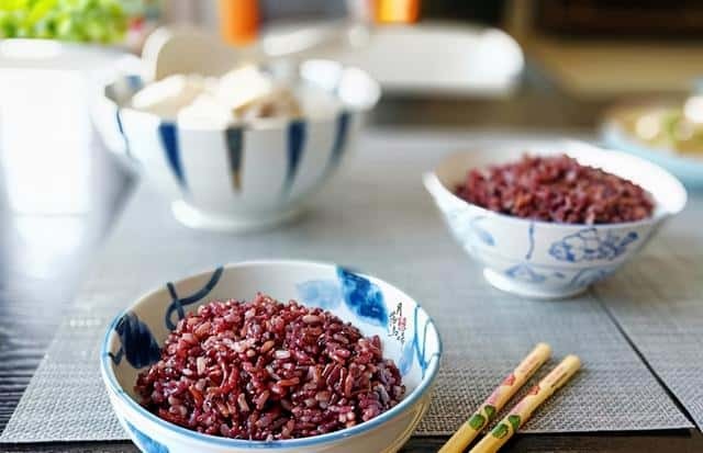 三色糙米饭是哪三种米怎么吃（三色米饭是哪三种米）