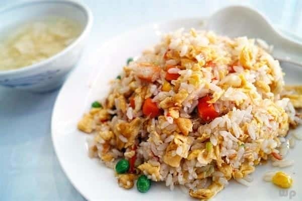 早餐是包子会胖吗（包子和米饭哪个容易胖）