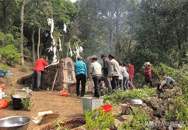 上坟回来进家注意事项(从坟地回来不能进别人家)