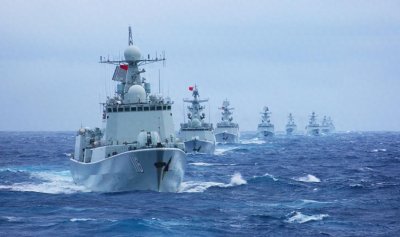 ​中国海军舰艇吨位排名：055不在前十，山东舰第二，第一当之无愧