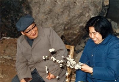 ​2007年毛岸青在北京逝世，病逝前嘱咐邵华：我要和妈妈葬在一起