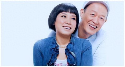 ​2009年，58岁金士杰娶小