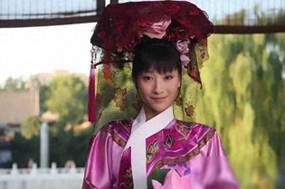 ​十几年前《甄嬛传》里的反派安陵容为何竟成了年轻人最能共鸣的角