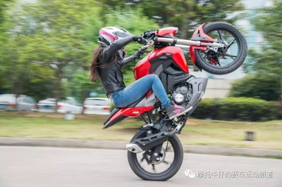 ​贝纳利BMT动力平台“五连发”第一弹，小迅龙150S综合评测