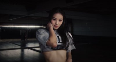 ​JYP新女团面纱揭开！露纤腰火辣热舞 网嗨炸：3人实力不输ITZY