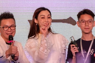 ​《娱乐圈大瓜论》