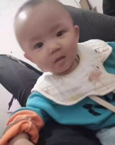 1岁女婴被23岁母亲抛弃在江边,已失踪两天两夜!警方通报来了