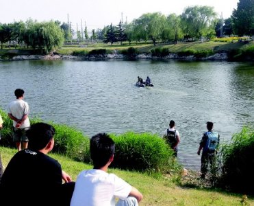 胶州一男子酒后下水库