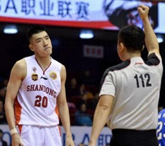 ​山东男篮队长引发内讧