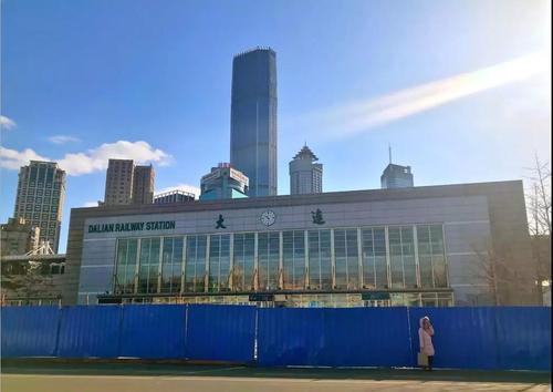 1、大连站入口