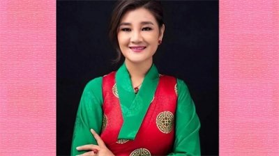 ​降央卓玛演绎《西部情