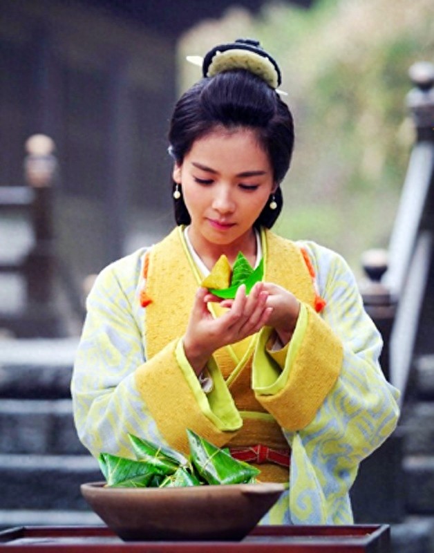 刘涛、吴秀波《军事联盟》剧照，李晨首演一国之君