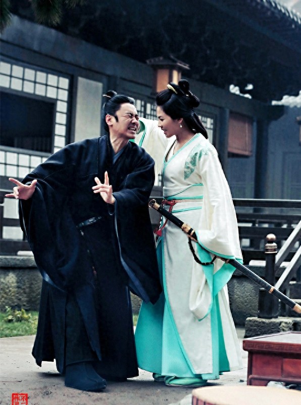 刘涛、吴秀波《军事联盟》剧照，李晨首演一国之君