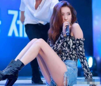 ​为什么说李宣美是腿精  她的小腿蔓延到大腿的线条很自然