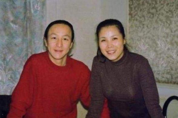 52岁田震东山再起,曾重病白头不敢生子,小丈夫20年不离不弃