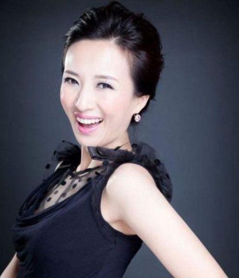 36岁“吕子乔”，隐藏了10年的“美娇娘”，竟是名著中的晴雯