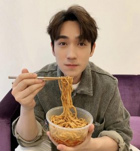 ​朱一龙杨蓉竟然是7年好友，女方一直担心他不火，网友：神仙友谊