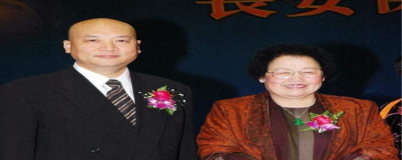 迟重瑞老婆比他大多少,迟重瑞老婆是皇室后裔吗 迟重瑞老婆比他大多少,迟重瑞老婆是皇室后裔吗